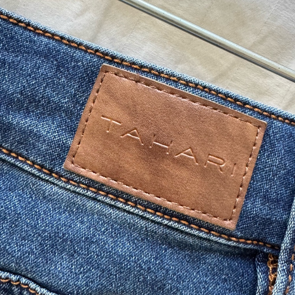 Tahari Women's Blue Straight leg Jeans size 6/28 - Picture 3 of 12